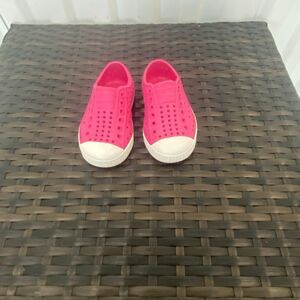 Native Jefferson shoes, size C6 toddler 6
